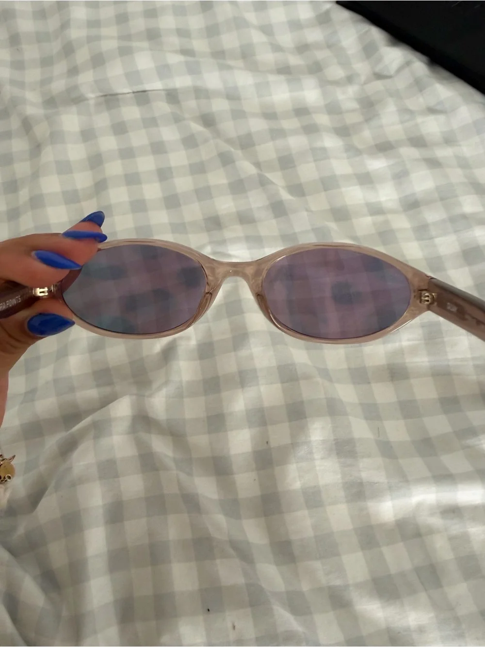 Quay Australia Rose-Tinted Oval Sunglasses